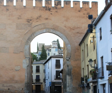 A partir de Almuñécar: Excursão de um dia a Granada com Alhambra e Catedral