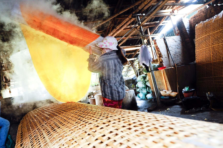 Hanói: salsa de soja, pueblo de los vermicelli y pagoda Thang NghiemTour privado: pueblo de la salsa de soja, pagoda, pueblo del incienso y sombreros