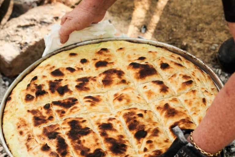 在Hani i Qerosit参加烹饪课，提供从贝拉特接送服务在Hani i Qerosit参加烹饪课程，提供从贝拉特接送服务