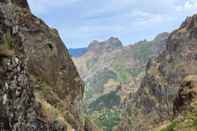 PR1 Guided Hike from Pico do Arieiro to Pico Ruivo