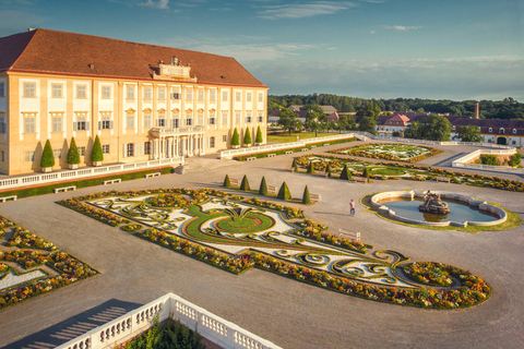 From Vienna: Melk Abbey and Schloss Hof Day Trip