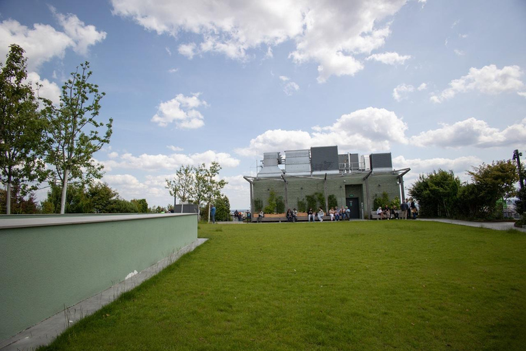Hamburg: St. Pauli Green Bunker Tour in German