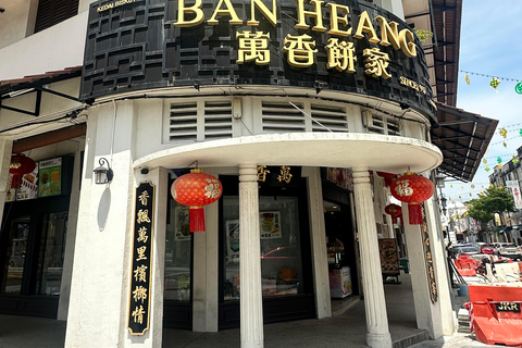 Penang Guided Day Tour with Georgetown, Batik & Beach Sunset