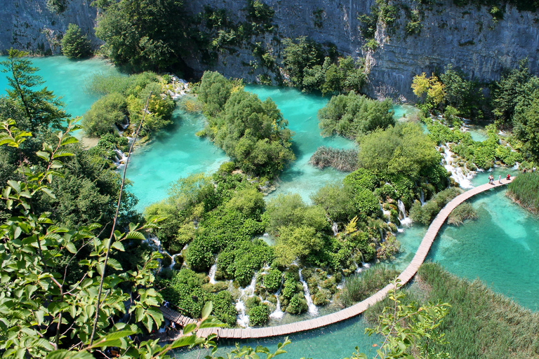 Private Split to Zagreb transfer with Plitvice lakes &amp; Wine