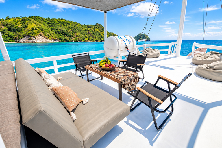 3-Day Komodo National Park Cruise with NK Superior Phinisi Sharing Cabin, Single Bed, Ocean View