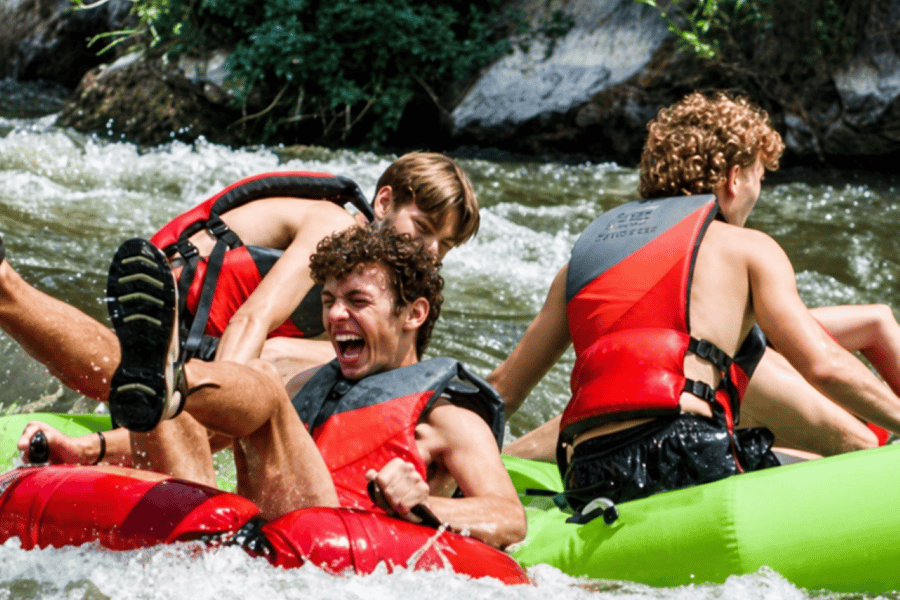 Salt Lake City: Tubing-Abenteuer auf dem Weber River. Foto: GetYourGuide Salt Lake City: Tubing-Abenteuer auf dem Weber River. Foto: GetYourGuide