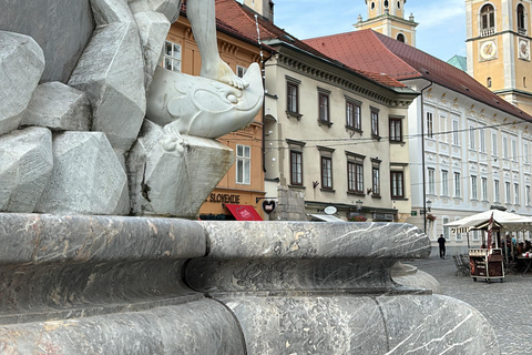 Ljubljana: Passeio de trotinete com degustação de produtos locais