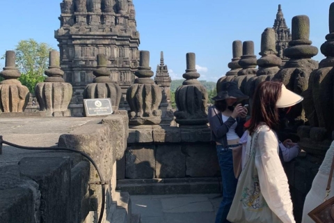Yogyakarta Borobudor Klim omhoog en prambanan-tourRondleiding in het Engels, toegangsticket met mineraalwater