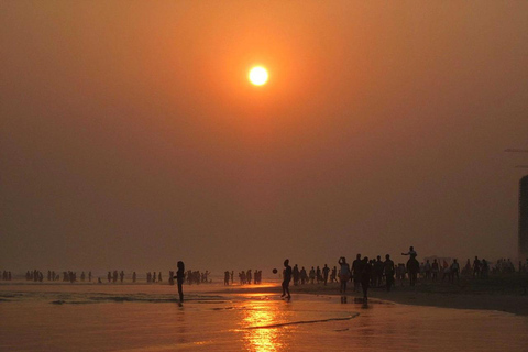 Accra: Sunsets, Famous Beaches & Bars Tour with a Free Drink