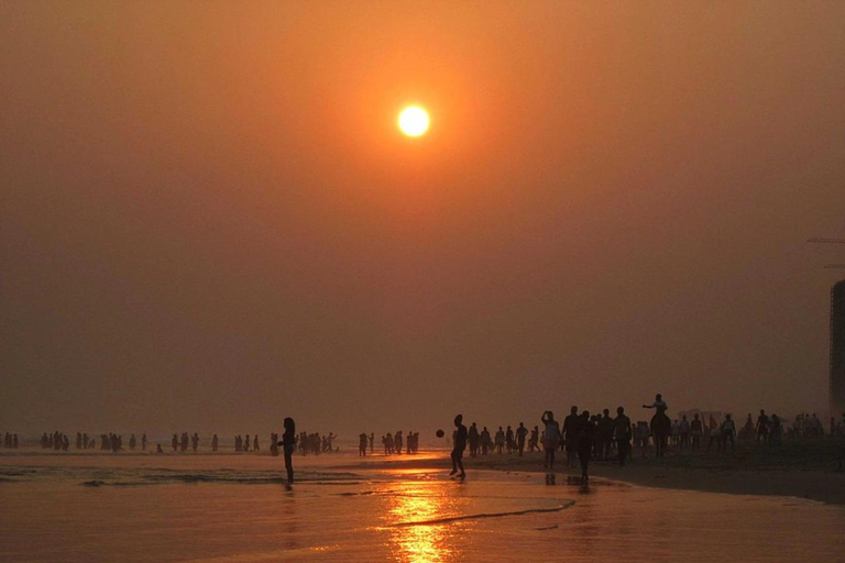 Accra: Sunsets, Famous Beaches & Bars Tour with a Free Drink