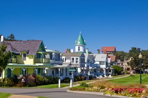 Oak Bluffs: Martha's Vineyard Scavenger Hunt Experience