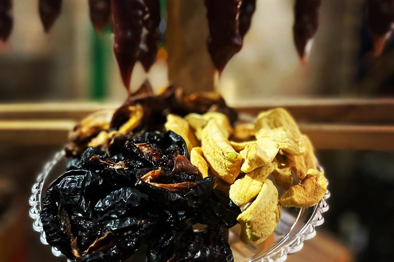 Batoumi : cours de fabrication de churchkhela avec collationBatoumi : Masterclass sur la fabrication du churchkhela avec collation