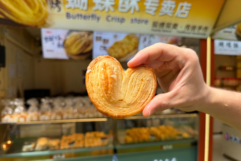 Shanghai: Yuyuan Old Street Food Walking Tour (2–2.5 Hours)