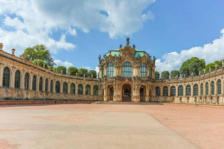 Visita ao centro histórico da cidade com jantar saxónico