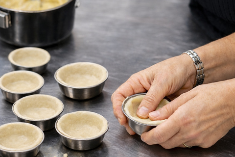 Madeira: Pastel de Nata Cooking Class with Unlimited Wine