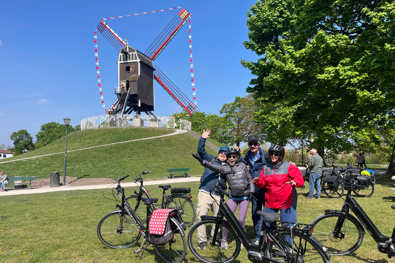 Bruges: The Original Private Bike Tour since 2002 City Highlights Bike Tour in Dutch