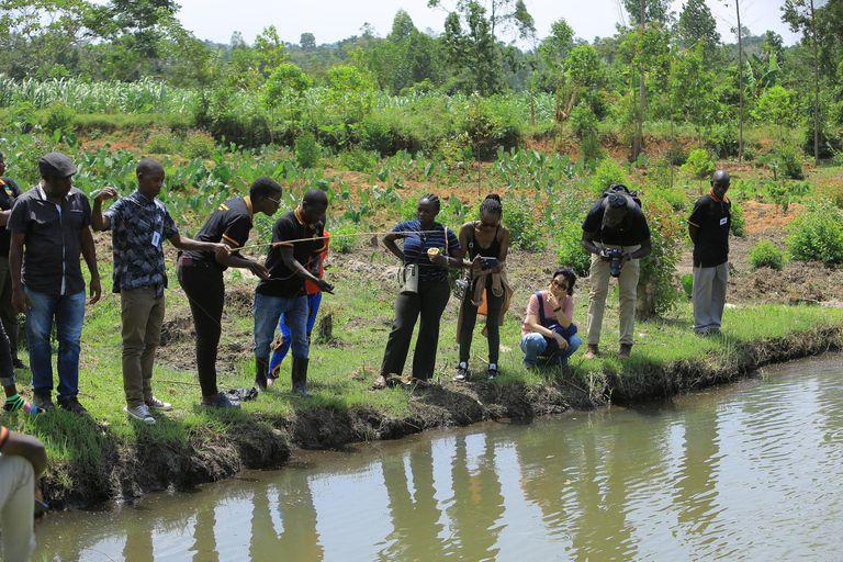 From Kampala: Mukono Traditional Village Tour with Lunch