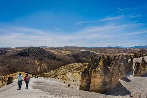 AREQUIPA: PILLONES WATERVALLEN EN STEENBOS