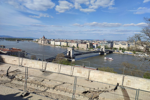 Budapest: Castle District Walking Tour with Local Guide