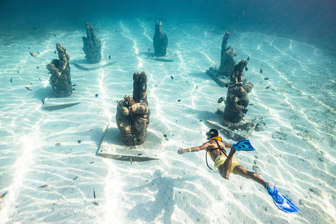 Cancun : Croisière en catamaran vers Isla Mujeres avec plongée en apnée