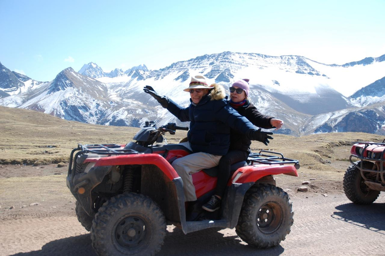 Cuzco: Exkursion Raimbow Mountain en Quad ATV en Pareja