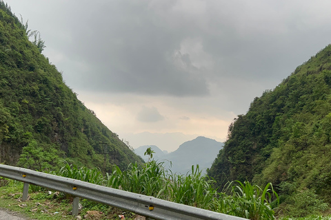 Från Hanoi: 4-dagars Ha Giang Loop Car Tour Plus redigerad video