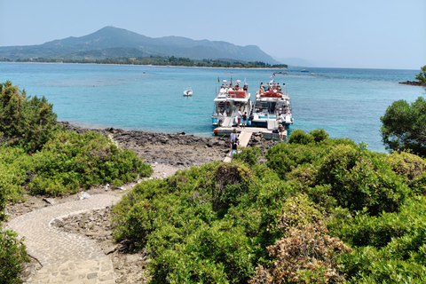 Athènes : excursion d&#039;une journée en bateau avec baignade et piscine thermaleAthènes : excursion d&#039;une journée en bateau vers les îles avec baignade