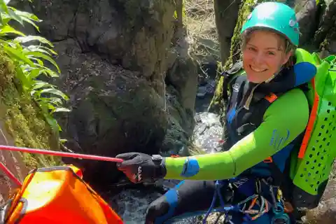 Dollar: Canyoning in der Nähe von Edinburgh entdecken