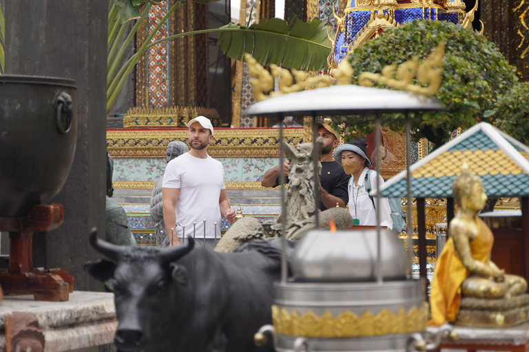 Bangkok: Grand Palace, Wat Pho, Train & Floating Market Tour