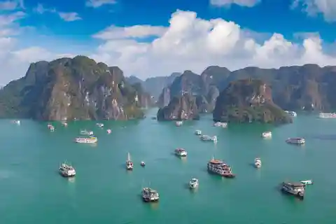Experiencia completa en Ha Long desde Hanoi: Traslado con almuerzo incluido