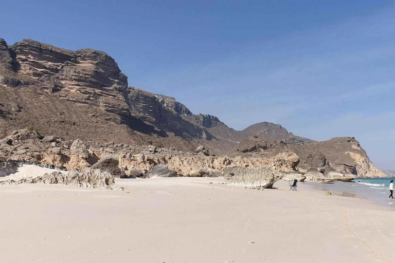 Al Fazayah Strand Het Juweel Van De Indische OceaanLOCATIE: Jeepsafari naar Fazayah Beach met lunch