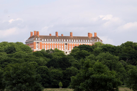 London: Richmond to Hampton Court River Thames Cruise Richmond to Hampton Court - Return