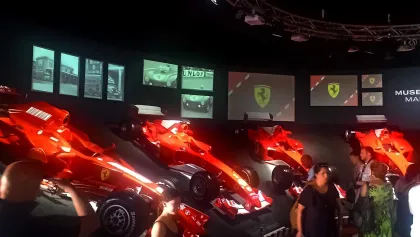 Besuch des Ferrari-Museums mit Balsamico-Essig-Verkostung