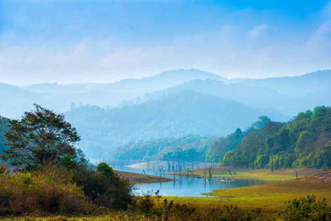 Paseo en barco por Periyar, baño de elefantes, paseo por la naturaleza salvaje