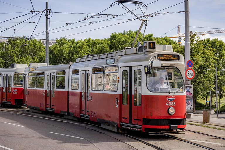 MegaCombo de Viena: Schönbrunn, Sisi, tour a pie y trasladosMegacombo de Viena: Schönbrunn, Sisi, tour a pie y traslados