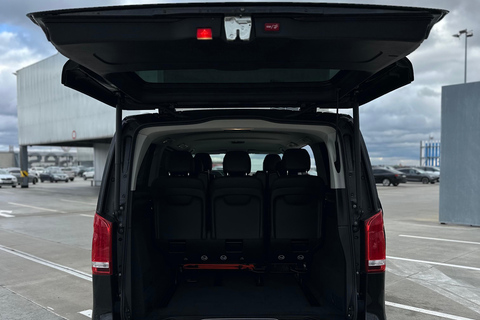 Prag: Flughafentransfer ins Stadtzentrum oder andersherum