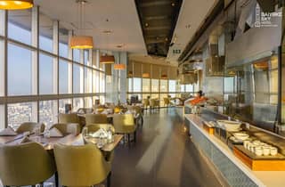 Bangkok: Baiyoke Sky Mittagsbuffet 82. Etage Crystal Grill