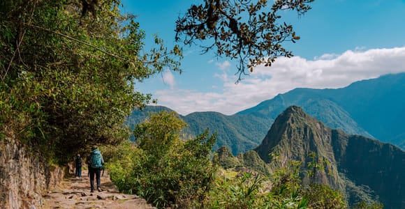 Cusco: Inca Trail 2-Day to Machu Picchu with Vistadome Train
