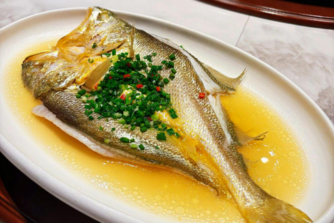 Guangzhou: Cantonese Dinner& Chinese Tea Ceremony with Local