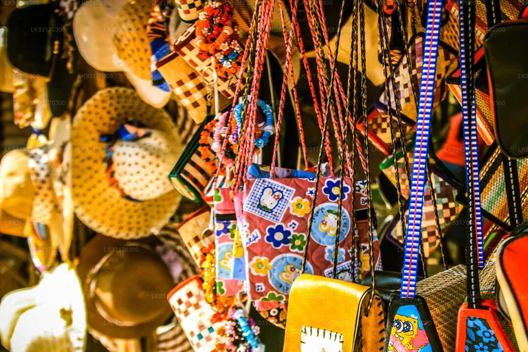 Kandy: City Tour with Temple of the Tooth & Lake Views