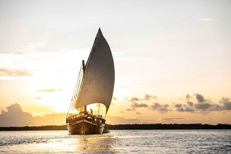 Zanzibar: Cruzeiro de Dhow ao pôr do sol em Nungwi e Kendwa com serviço de busca