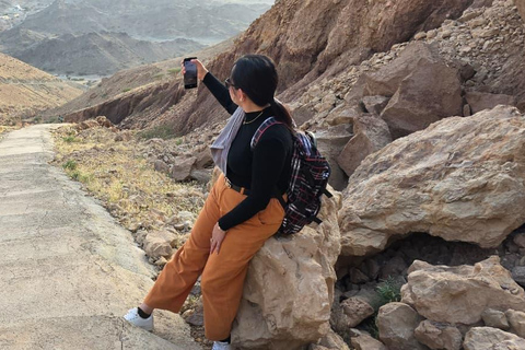 Muscat: Saal Walk Guided Hike with Sunset & City Views Tour