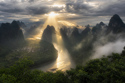 Guilin/Yangshuo: Xianggong Hill Tour & Intercity Transfer Yangshuo Round Trip: Xianggong Hill Tour