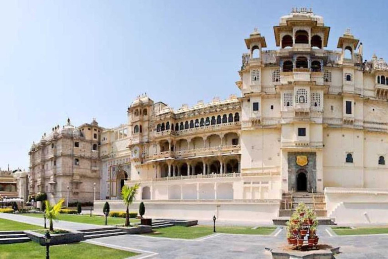 De Jaipur: Excursão de 4 dias a Jodhpur e Udaipur de carroCarro+Motorista+Guia +Ticket+Hotel de 3 estrelas