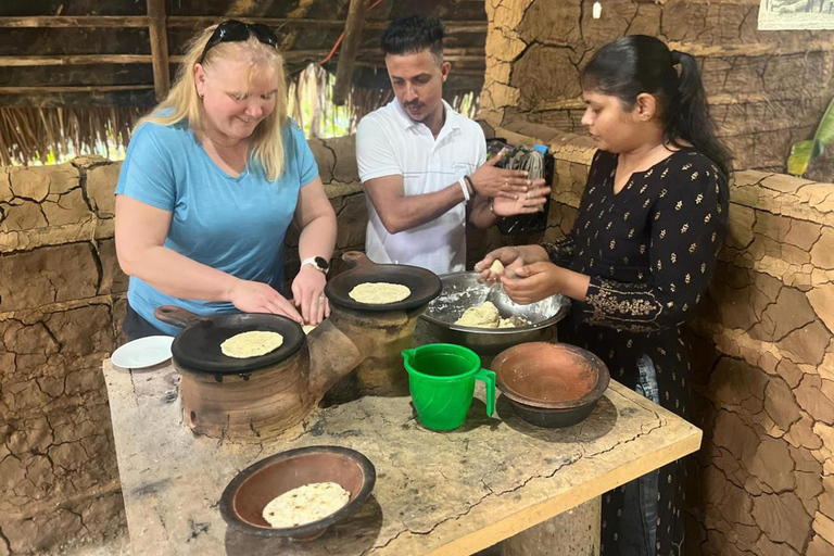 From Colombo: Sigiriya Rock, Village, and Cooking Day Trip