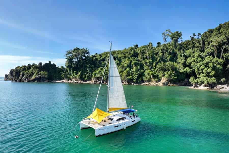Kota Kinabalu: Katamaran, Schnorcheln & Segeltour mit Mahlzeit. Foto: GetYourGuide Kota Kinabalu: Katamaran, Schnorcheln & Segeltour mit Mahlzeit. Foto: GetYourGuide