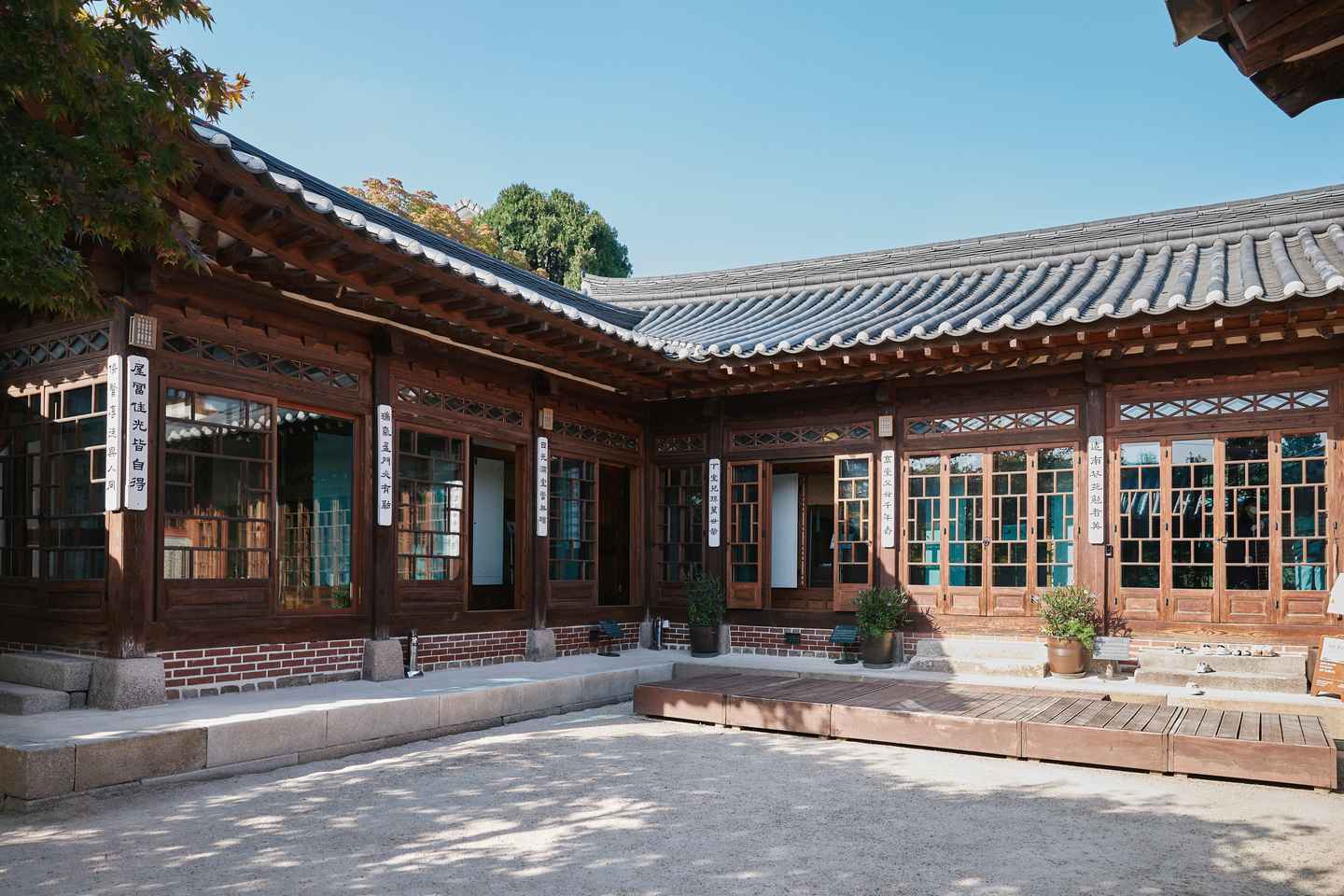 immerse yourself in korean culture at bukchon hanok village