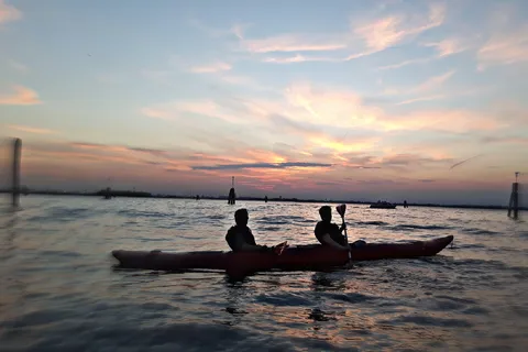Unik nattur med solnedgang: Kajak i Venedig med en guide