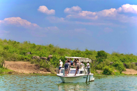 Kigali: Excursión de lujo de un día al Parque Nacional de Akagera con paseo en barco