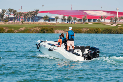 Abu Dhabi: Private Small Boat Rental (No License Required) Abu Dhabi: Small Boat 2 Hour Rental (No License Required)